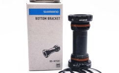 SHIMANO - Bottom Bracket - Threaded - HOLLOWTECH II - 68/73 mm shell width
With better sealing and rotation the SHIMANO DEORE bottom bracket delivers high driving efficiency.
