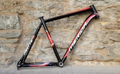 Raam Merida Matts TFS 100-D IS mount, must-valge-punane
